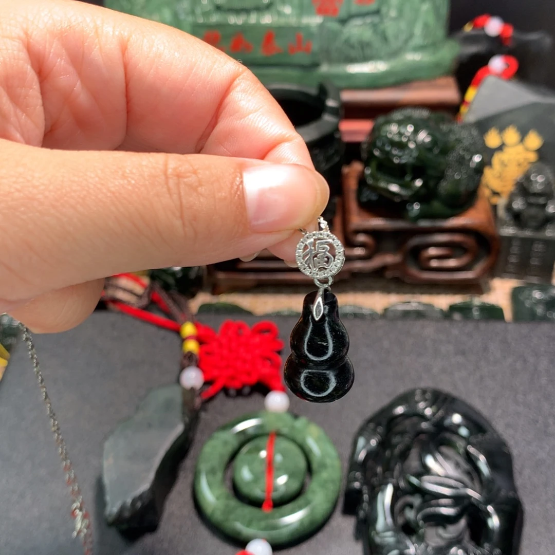 泰山玉精品葫芦挂件