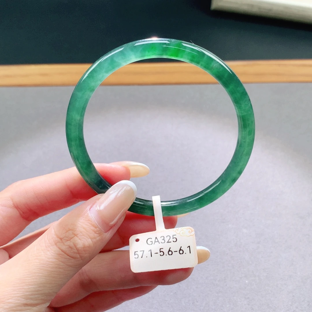 翡翠未镶嵌手镯天然