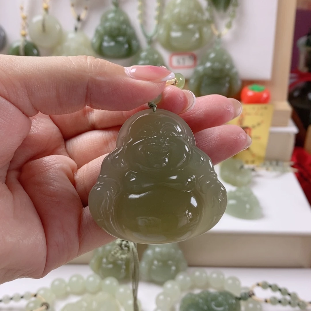 青***詩和田玉未镶嵌颈饰