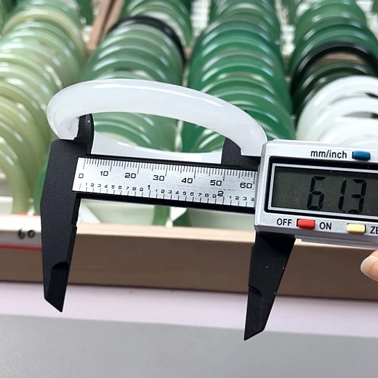 未镶嵌手镯东陵石