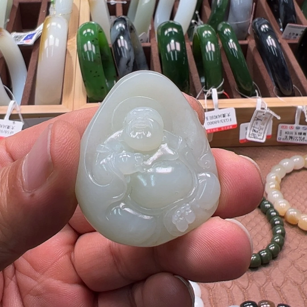 颈饰未镶嵌和田玉（糖玉）