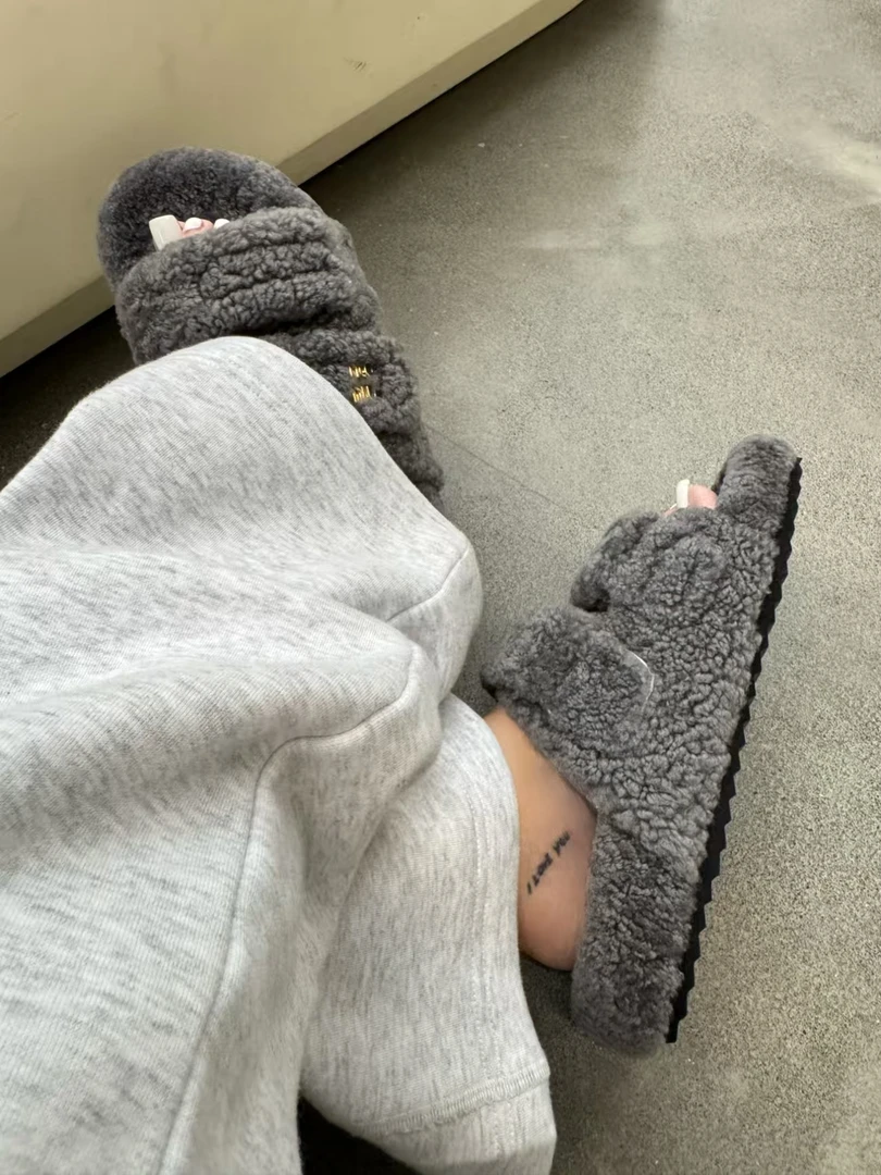 XYSF极简  上脚超哇噻真的毛毛质感超舒服百搭外穿拖鞋