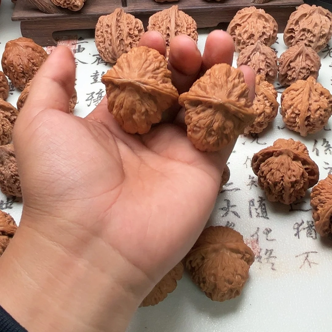 暴***娃吊坠文玩核桃玉枕