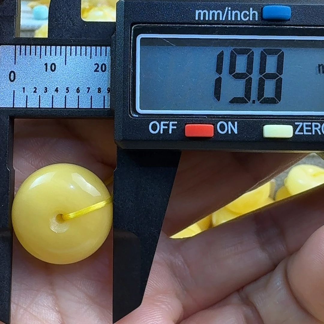 蜜蜡未镶嵌裸石49