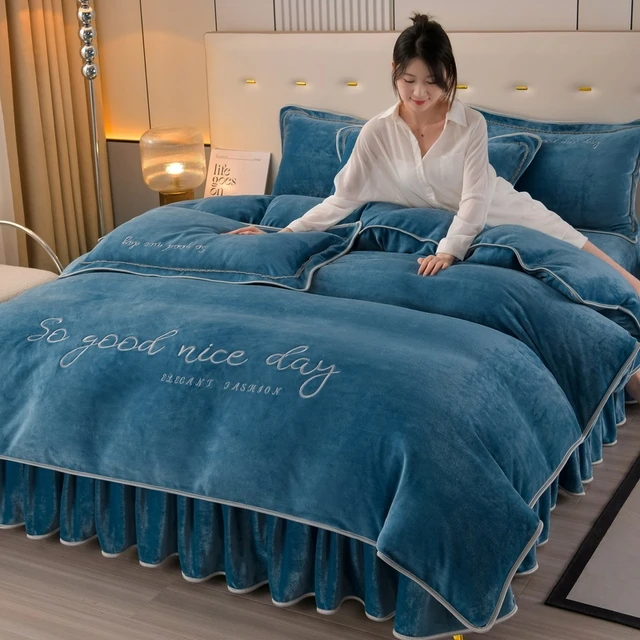 轻奢加厚色牛奶绒绣花四件套刺绣1.8m米被套床单冬季保暖珊瑚绒