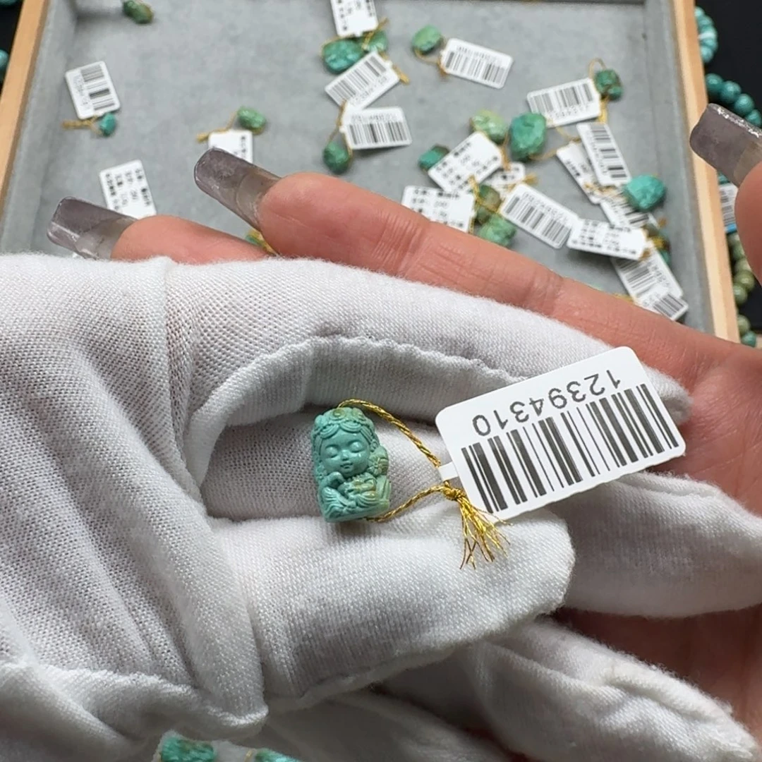 绿松石未镶嵌挂件