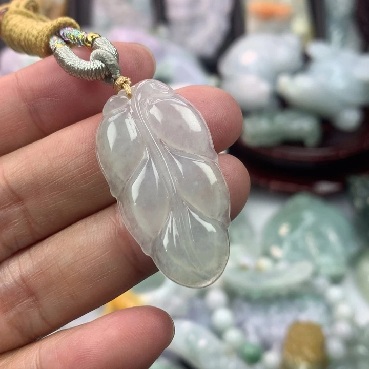 翡翠未镶嵌颈饰一