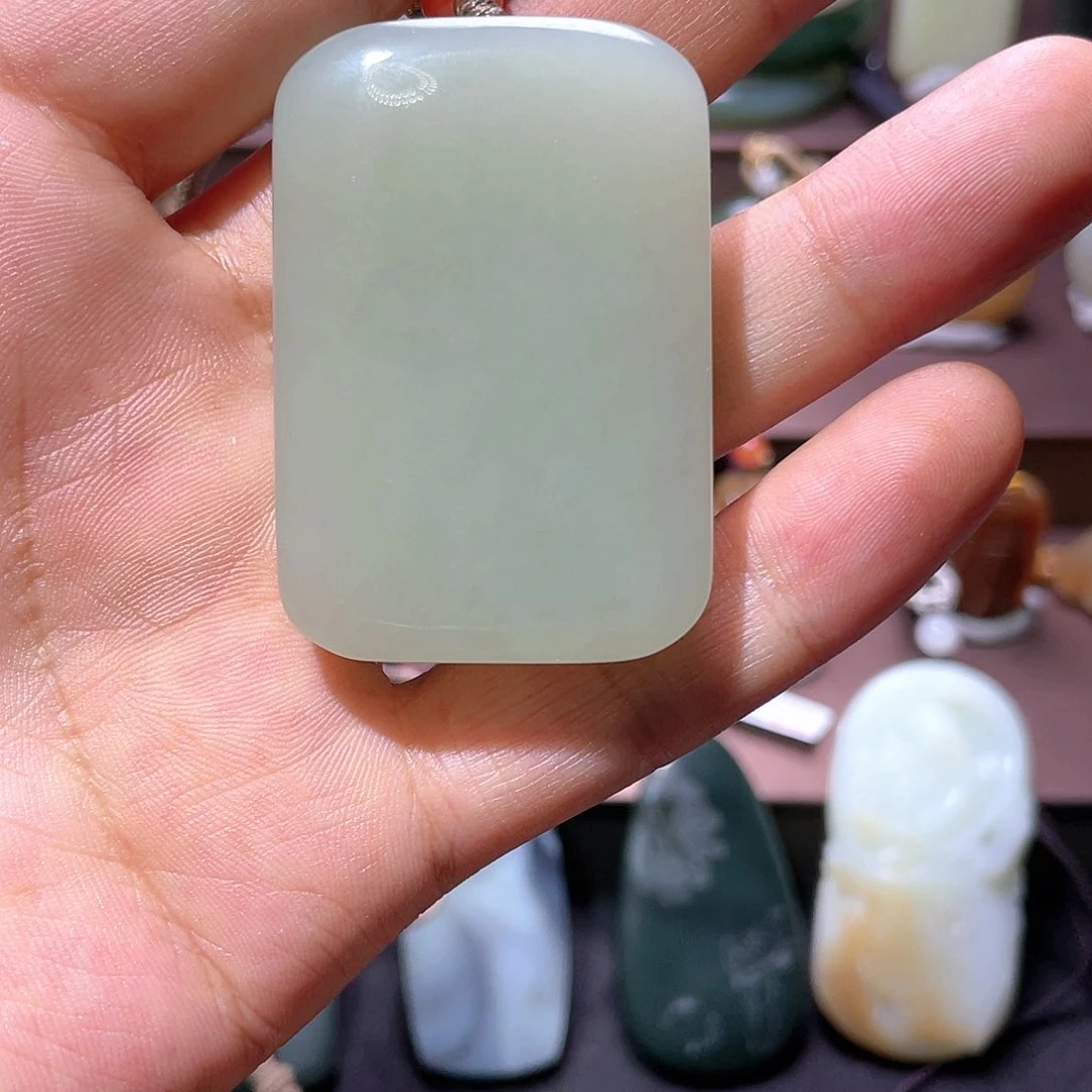 和田玉挂件18K金镶嵌