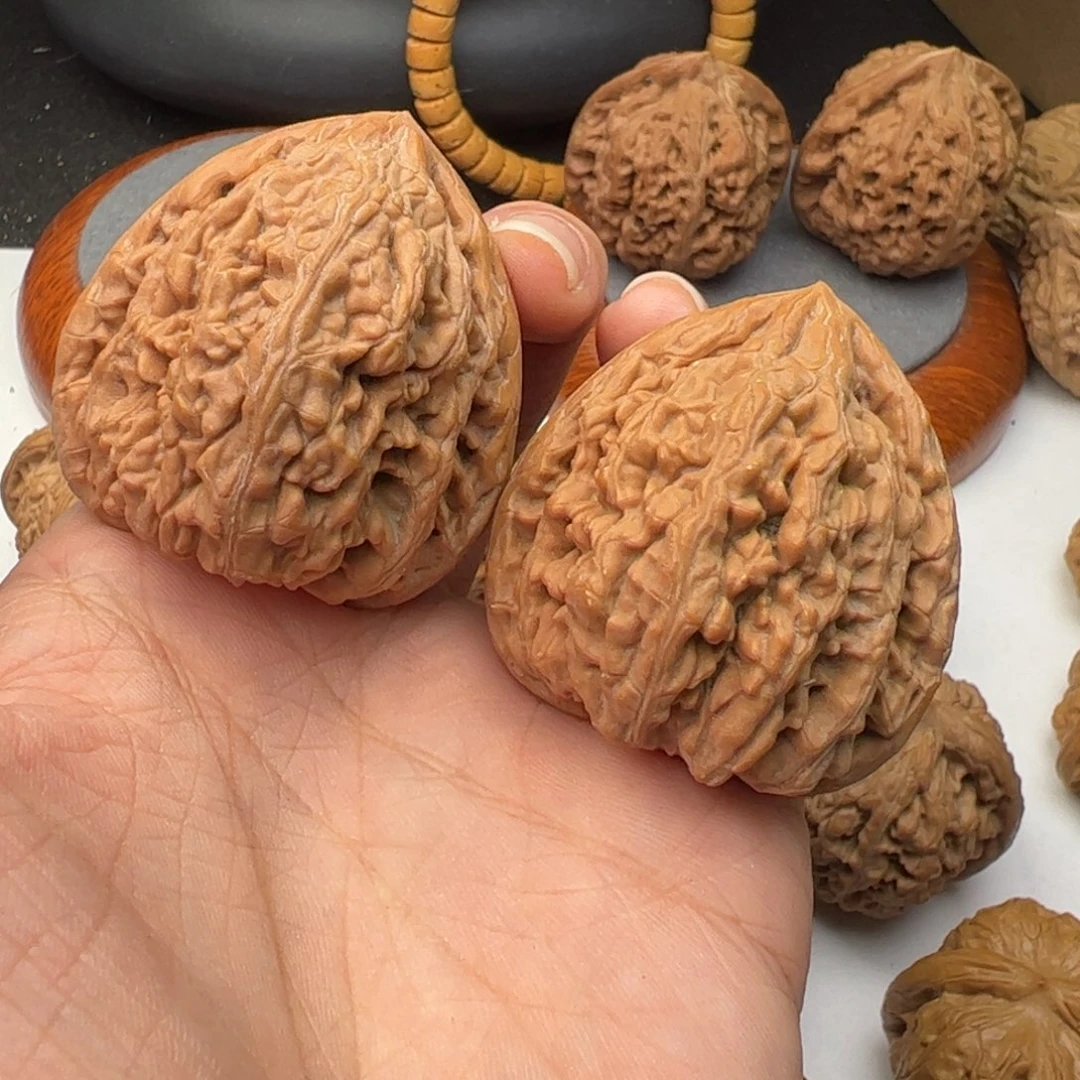 文玩核桃吊坠41虎头王