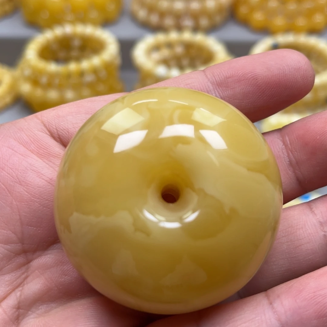 琥珀未镶嵌颈饰吊坠