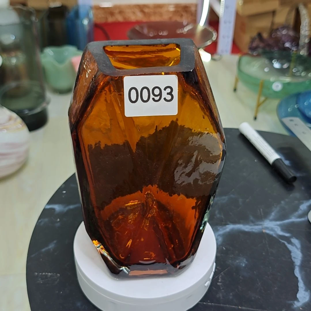 高22口6琉璃造型花瓶