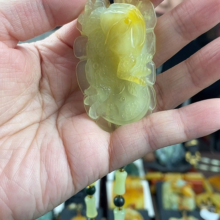 未镶嵌蛇纹石玉颈饰