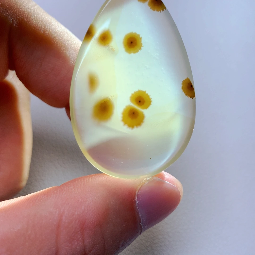 流***绰未镶嵌颈饰玛瑙/玉髓