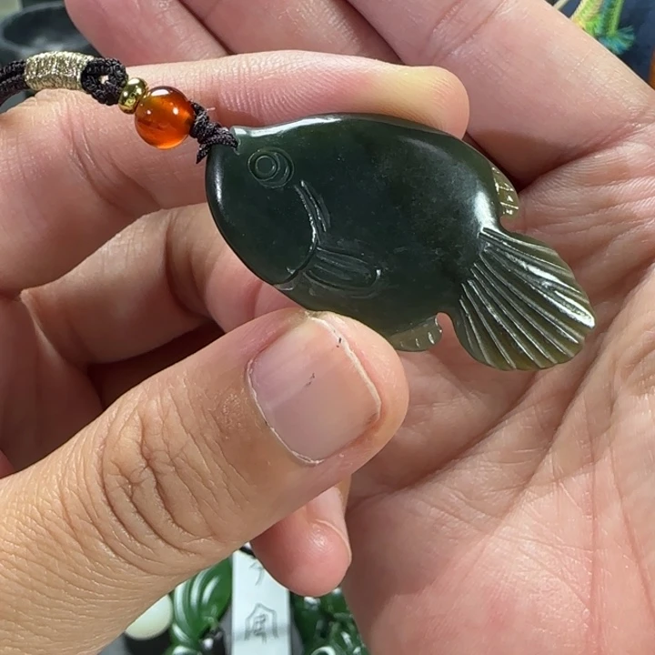 和田玉未镶嵌颈饰定制