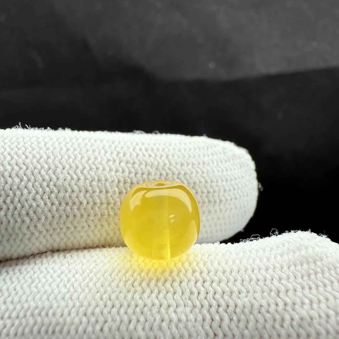 J7515天然原矿俄料蜜蜡 墩子 9.4*8.2mm支持复检