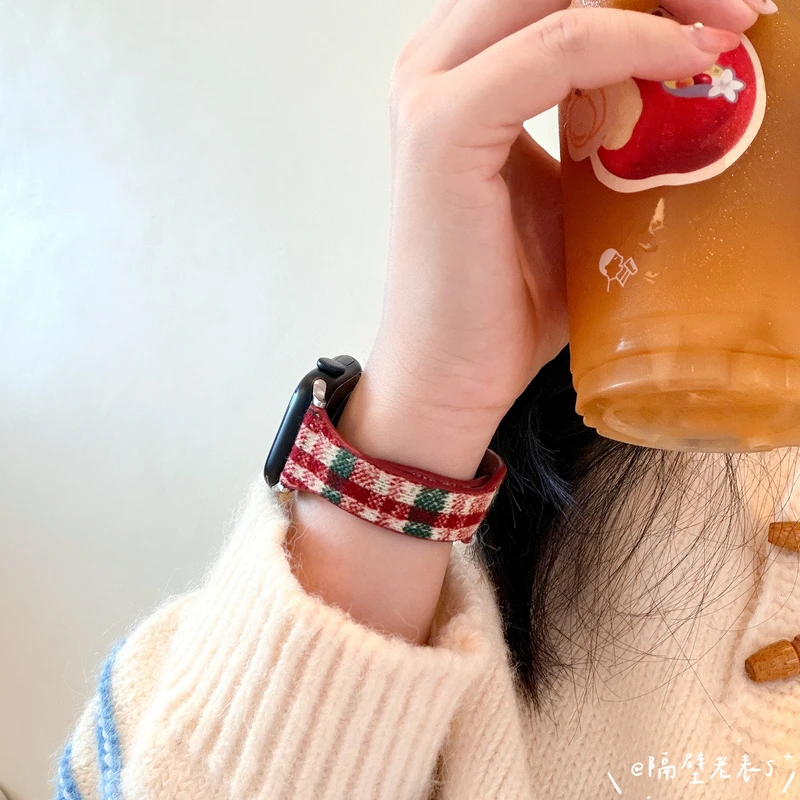 适用苹果手表带ApplewatchS11新年圣诞红毛呢皮质iwatch10se3秋冬