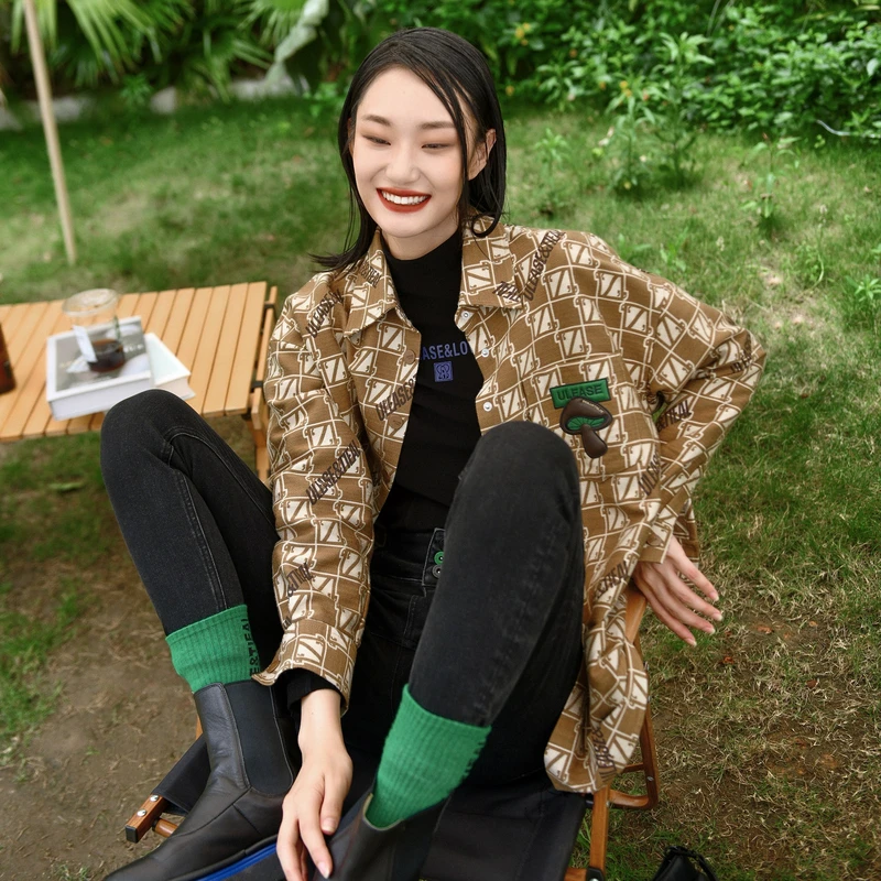 U/TI 复古咖色满印方格图案时尚宽松百搭时尚冬季厚款牛仔衬衫