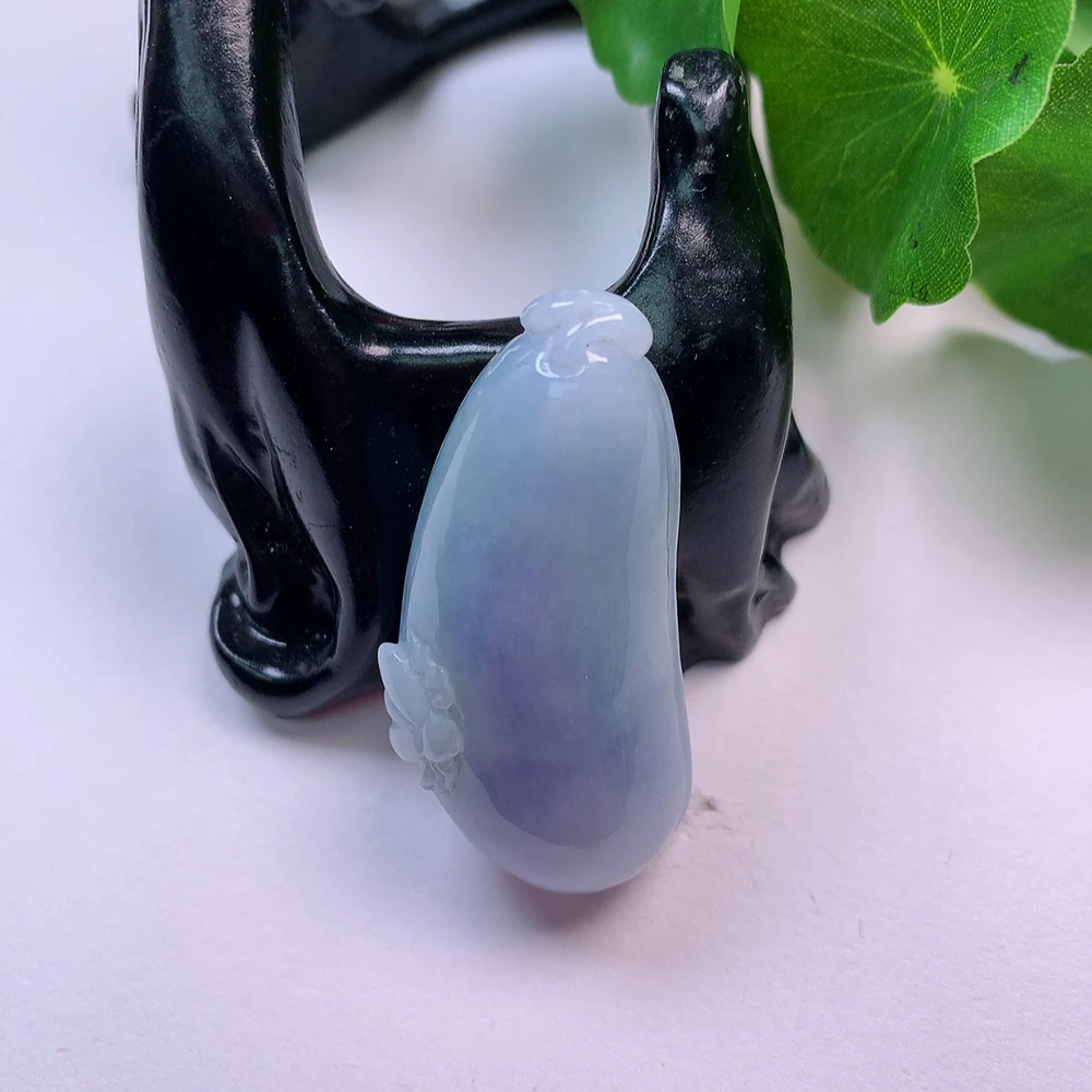 缅甸天然Ａ货翡翠紫罗兰福瓜。 尺寸49.5/22.2/11.8