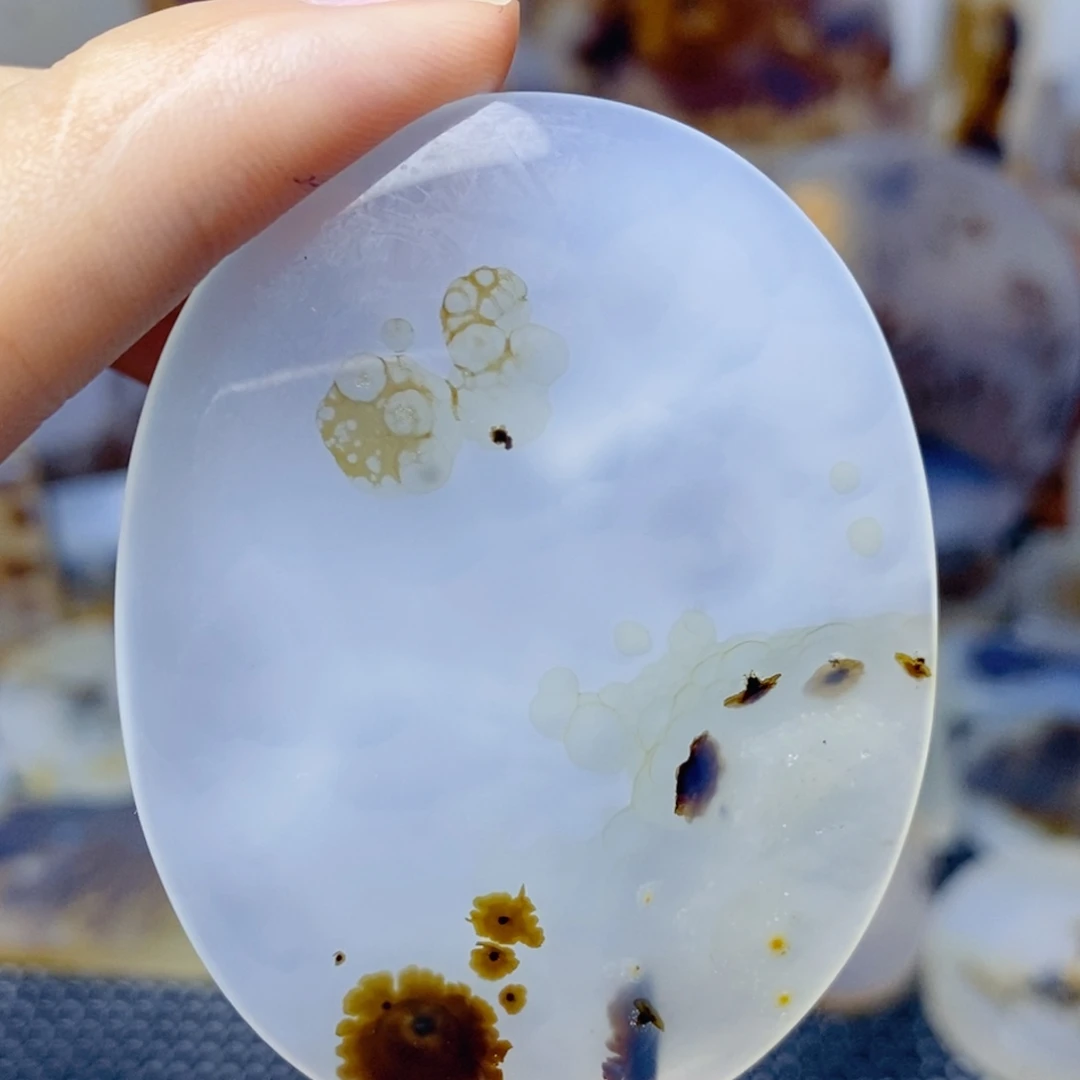 玛瑙/玉髓未镶嵌珠宝奇石