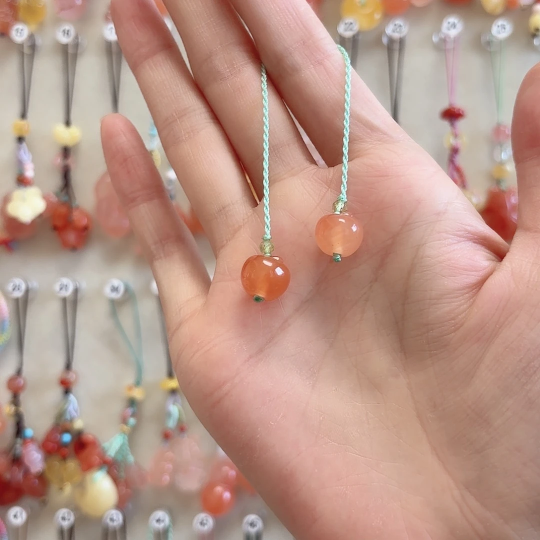 南红玛瑙未镶嵌吊坠(赠链)