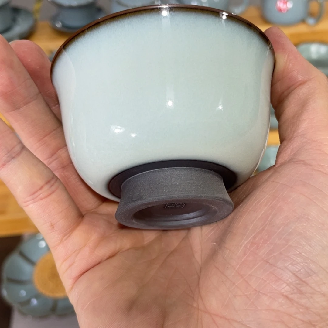 瓷片。。。。。。。。。。。。。