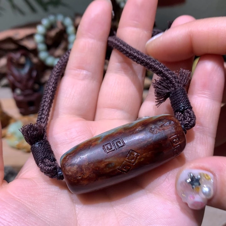 未镶嵌岫岩河磨玉（透闪石质玉）挂件