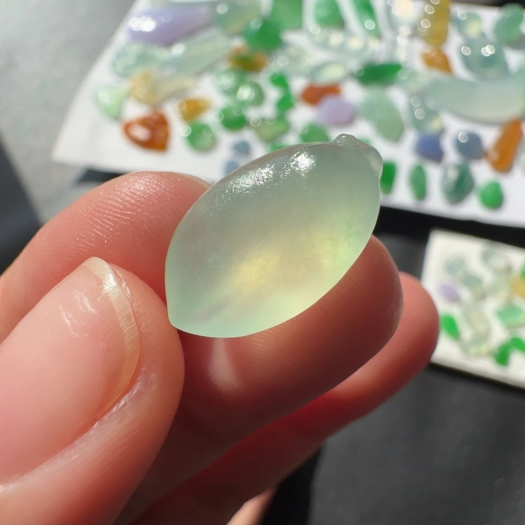 定制翡翠未镶嵌冰种素面随行福瓜