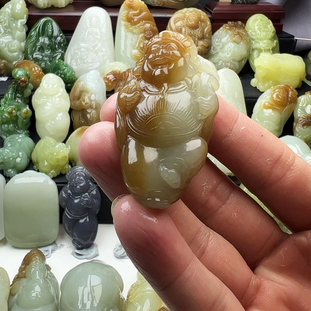 和田玉未镶嵌挂件雷**者