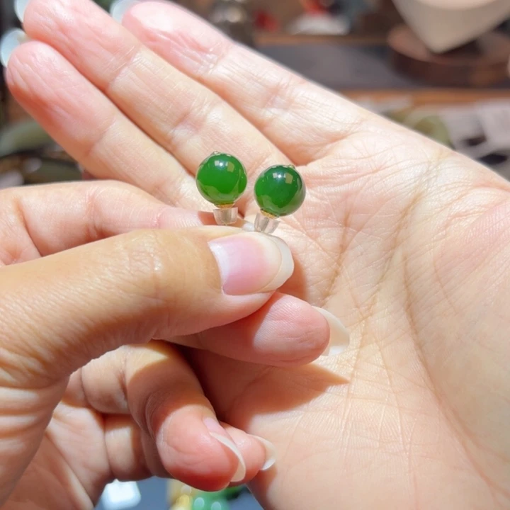 和田玉18K金镶嵌颈饰