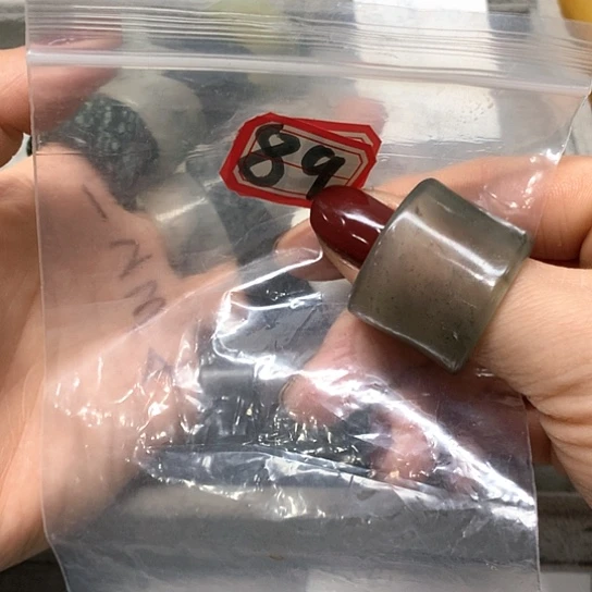 蛇纹石玉戒指未镶嵌六*士