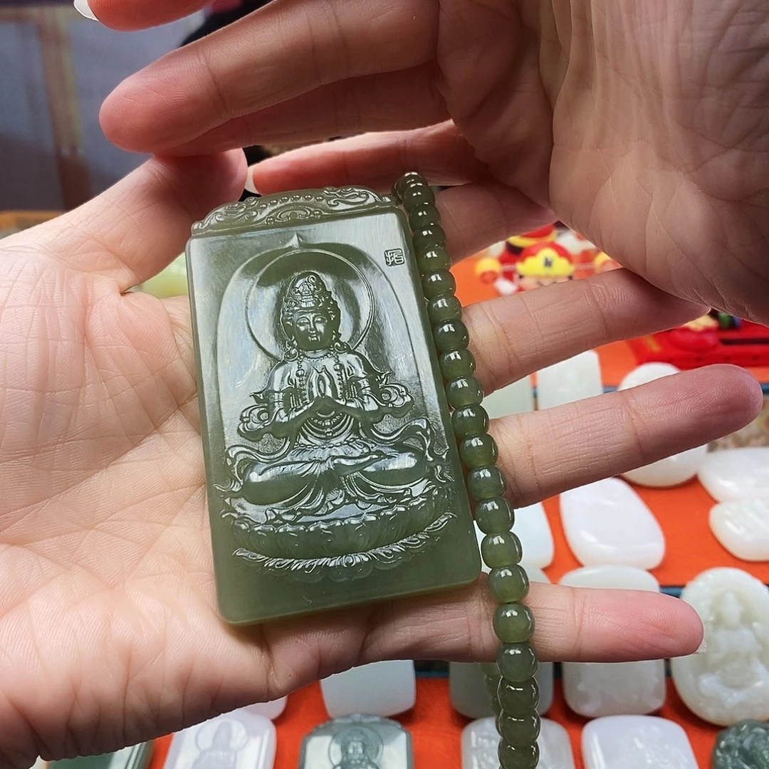 家***群和田玉未镶嵌颈饰