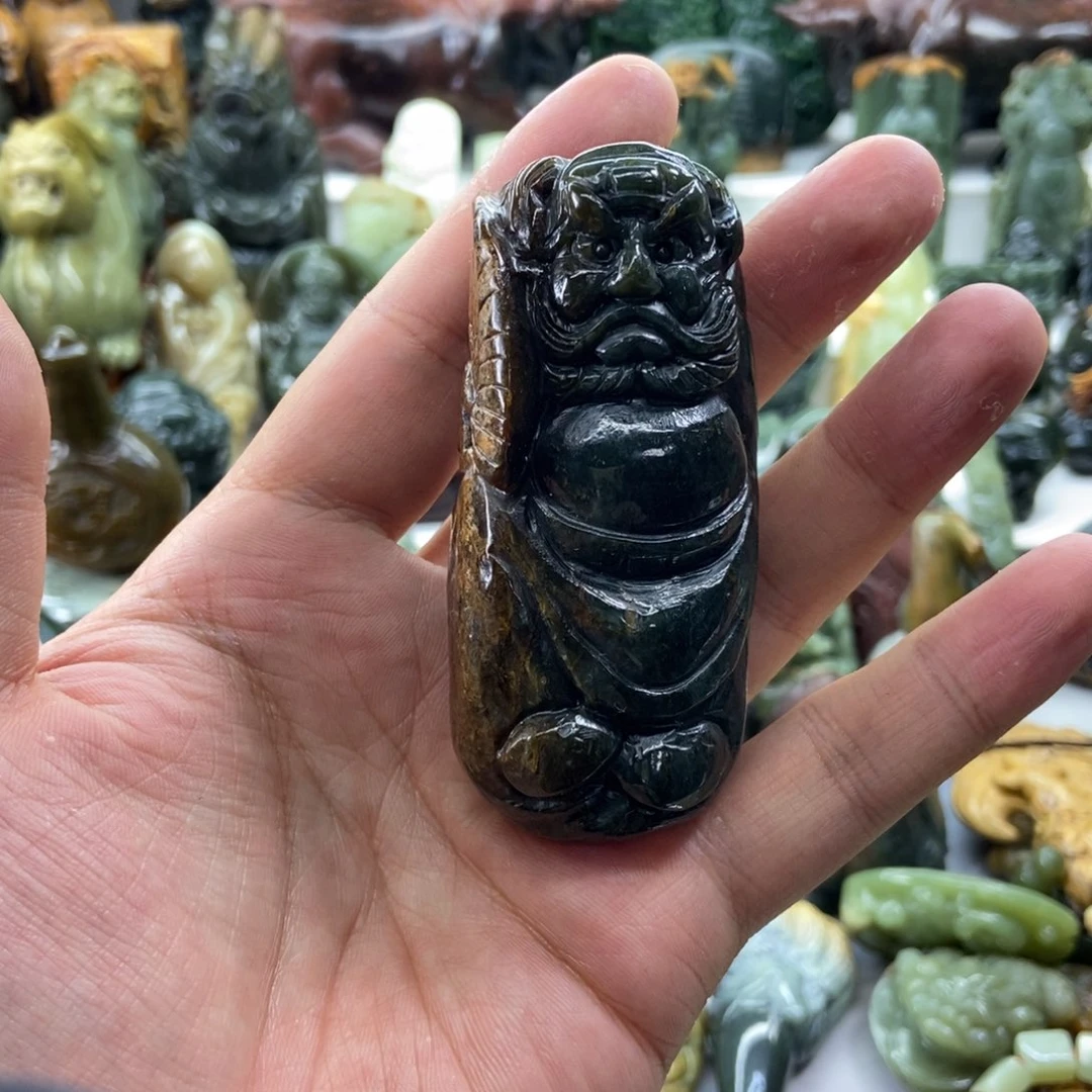 未镶嵌岫岩河磨玉（透闪石质玉）把件