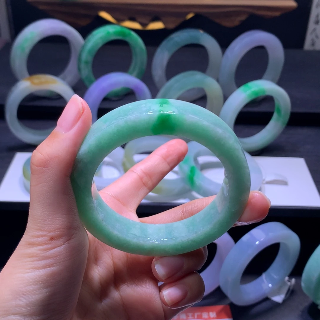 奶***哥定制翡翠未镶嵌翡翠手镯