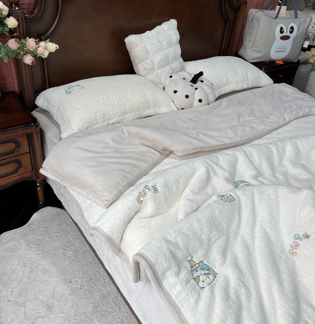 虞文轩 小奶豚 加厚 泰迪绒 毛绒绣花 工艺四件套