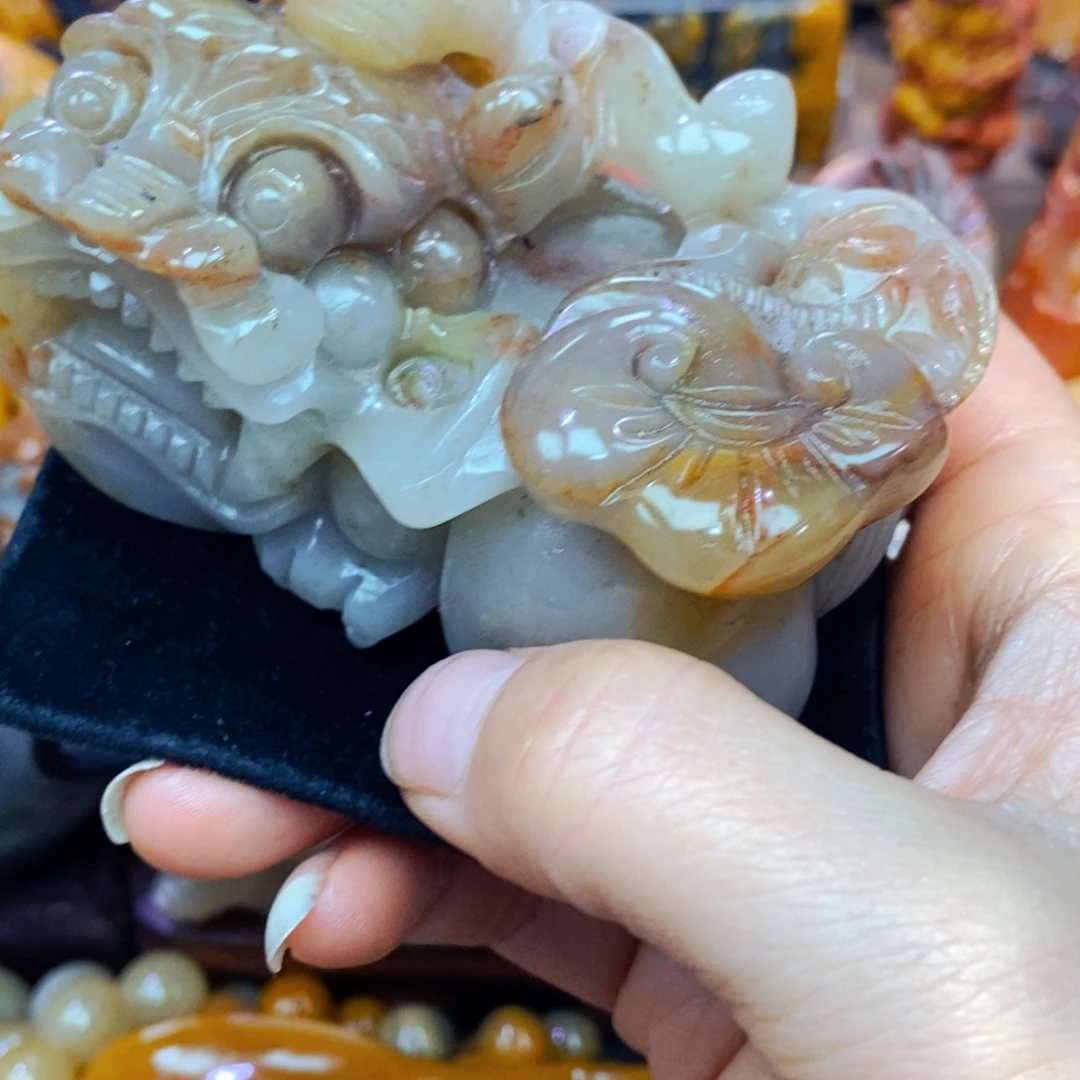 未镶嵌石英质玉（黄龙玉）项链