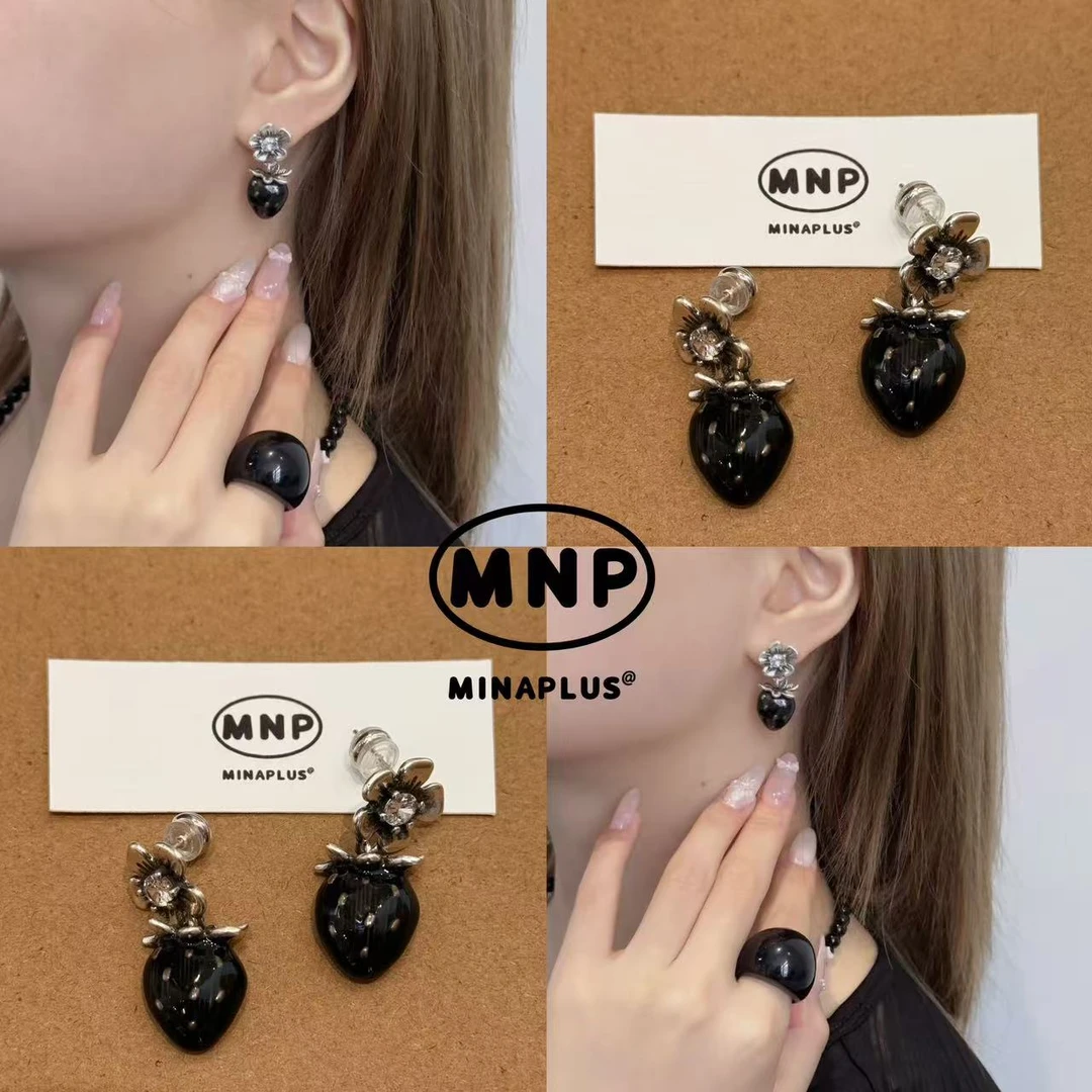 合金耳饰 MNP 复古花朵黑色草莓耳钉