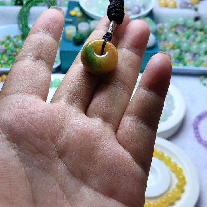 赫***斯非金属卡19.6黄绿平安扣