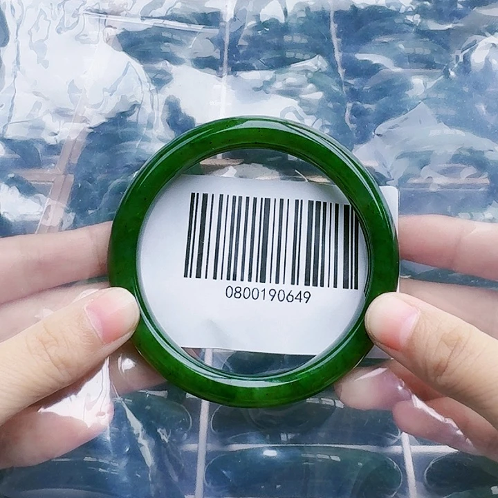 和田玉（碧玉）手镯未镶嵌6364微瑕有抠手点