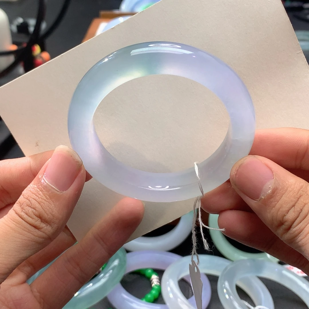 翡翠未镶嵌手镯正圈