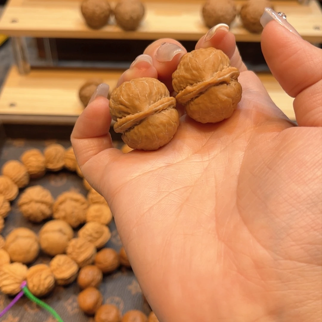 文玩核桃把件桃心元宝