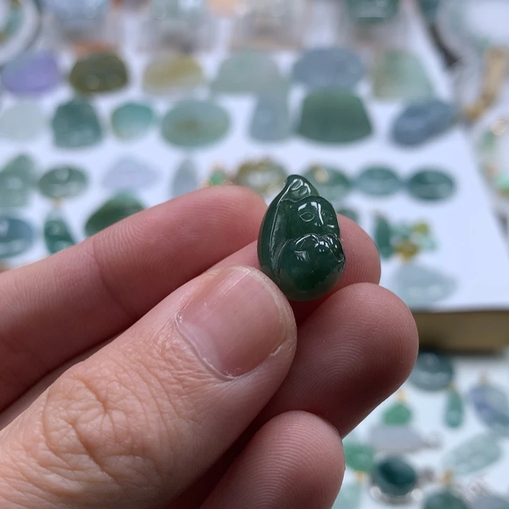 翡翠未镶嵌颈饰翡翠