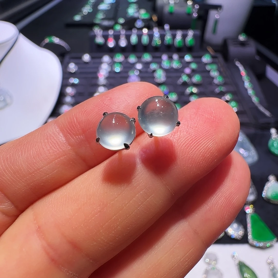 翡翠18K金镶嵌耳饰耳钉