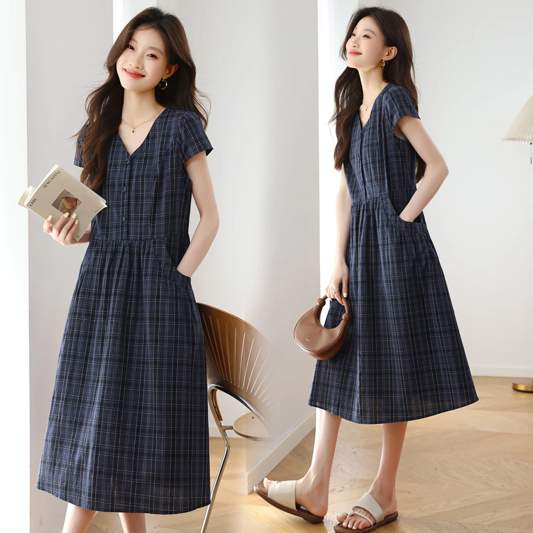 时尚百搭Ｖ领格子连衣裙女2025夏季新款高级感宽松显瘦中长款裙子