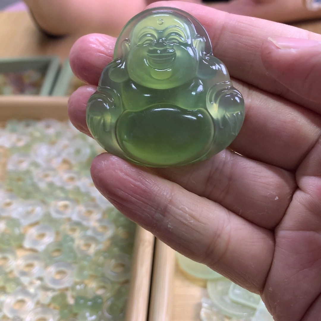 蛇纹石玉未镶嵌吊坠