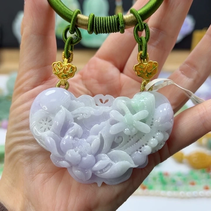 颈饰未镶嵌翡翠吊坠