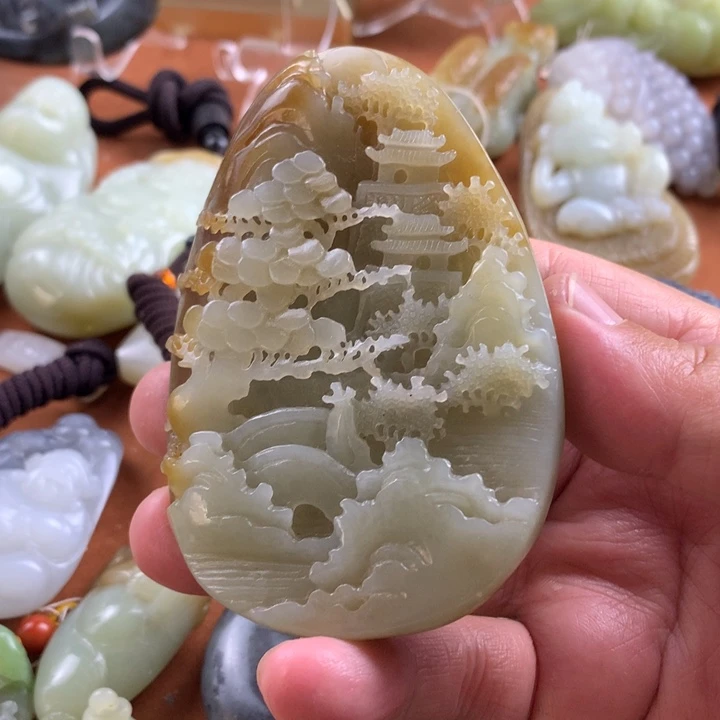 和田玉未镶嵌颈饰