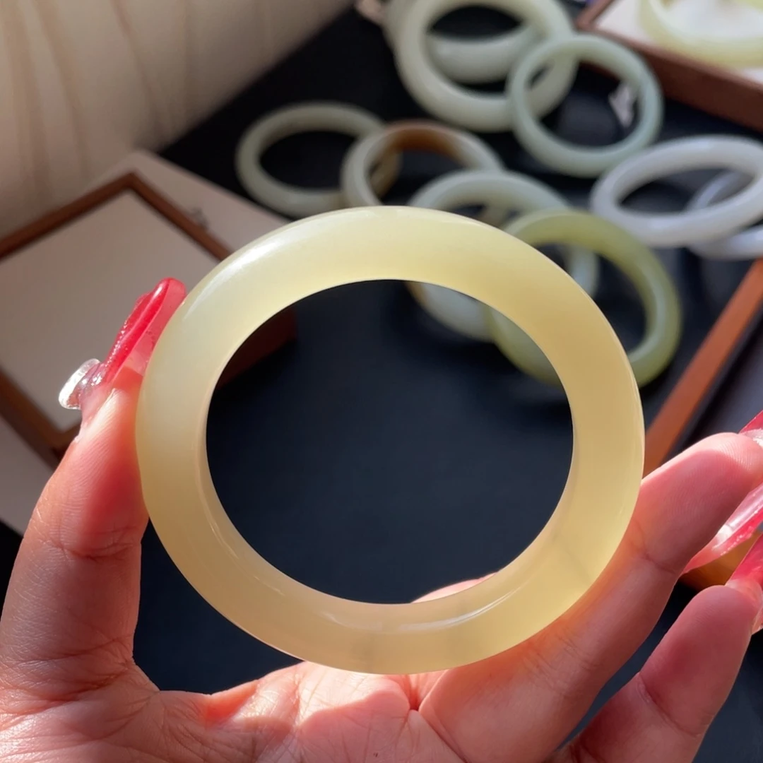 未镶嵌手镯和田玉