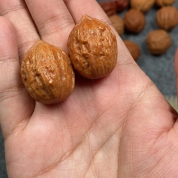 文玩核桃吊坠玉观音