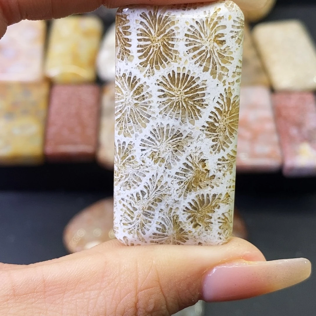 硅化玉颈饰合金薇**爱