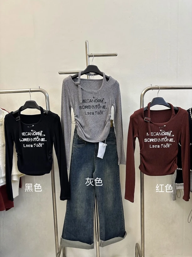 【衣长46】挂脖字母别针2025纯欲风辣妹短款上衣